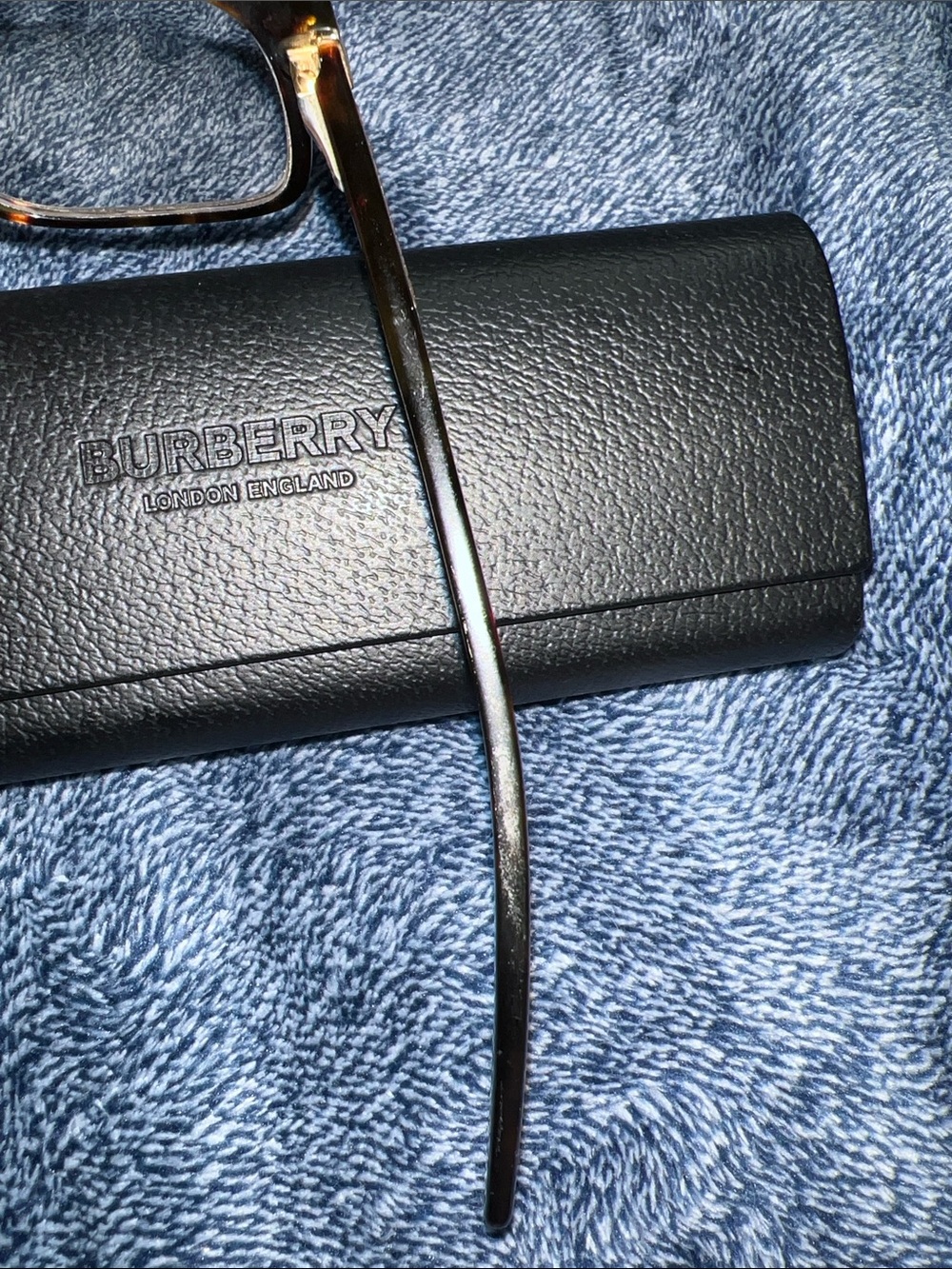 Burberry eyeglasses in a tortoise shell pattern B2108 - Picture 5 of 7